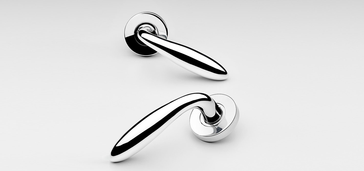 SALTO’s Premium Line offers a selection of refined handles with a modern and stylish design.